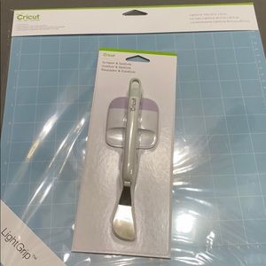 Cricut Lightgrip Mat and Scraper/Spatula Set